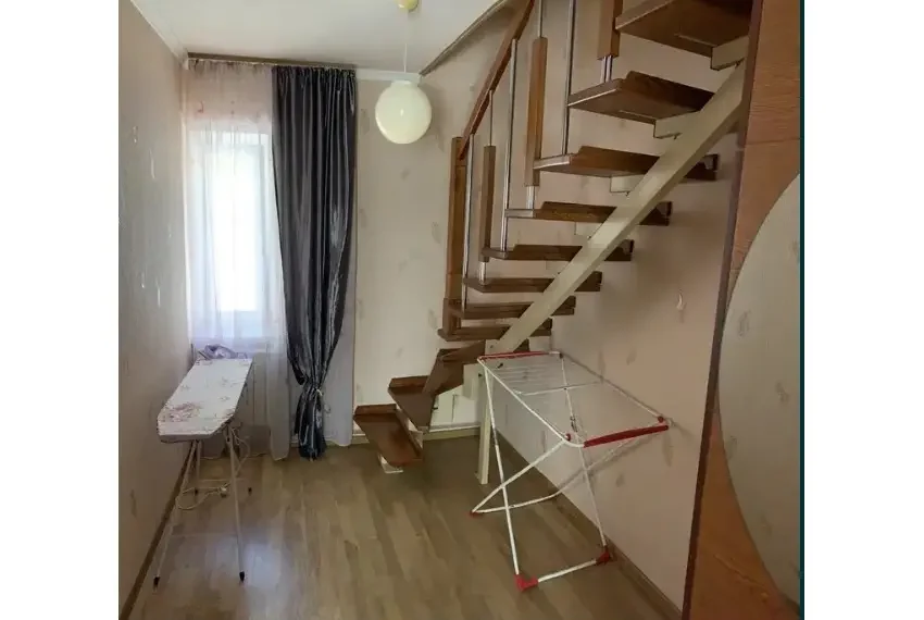 Оренда будинку ОЧБ-9358 Промислова Бортничі східці