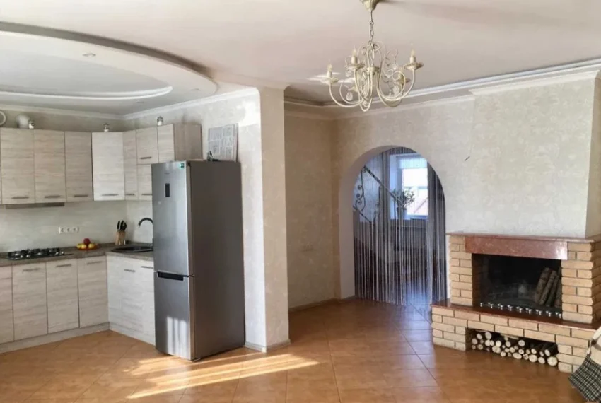 Оренда будинку Київ - Гатнt ОБ-9997 кухня + камін