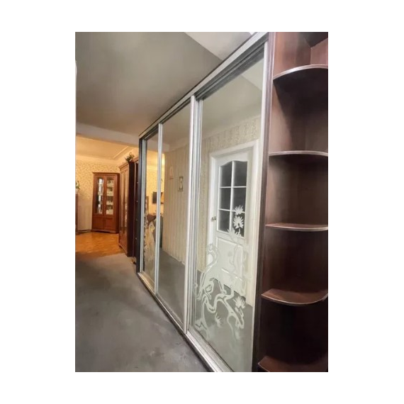 Купити 3 квартиру Йорданська 22 П3-7975 - шафа в коридорі