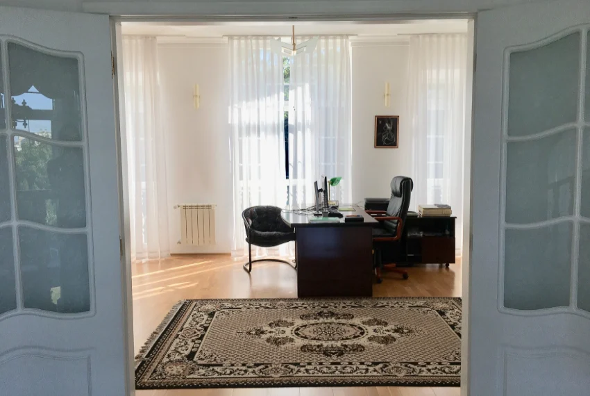 Оренда будинку біля Києва Лісники ОБ-6863 Кабінет