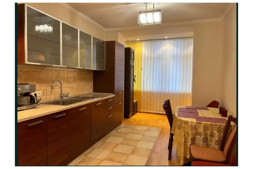 Продаж 3 к кв Здановської 60А П3-7977 Кухня