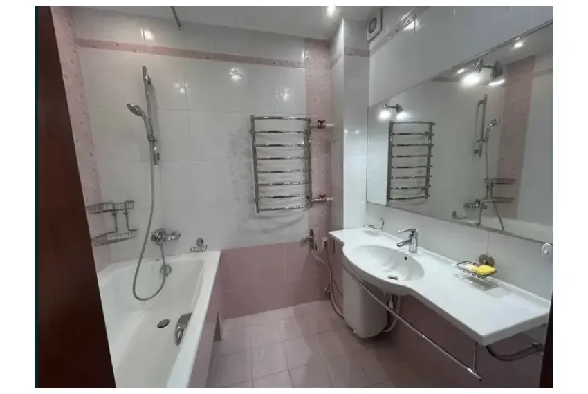 Продаж 3 к кв Здановської 60А П3-7977 Санвузол