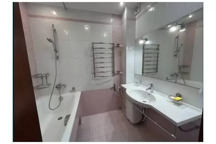 Продаж 3 к кв Здановської 60А П3-7977 Санвузол