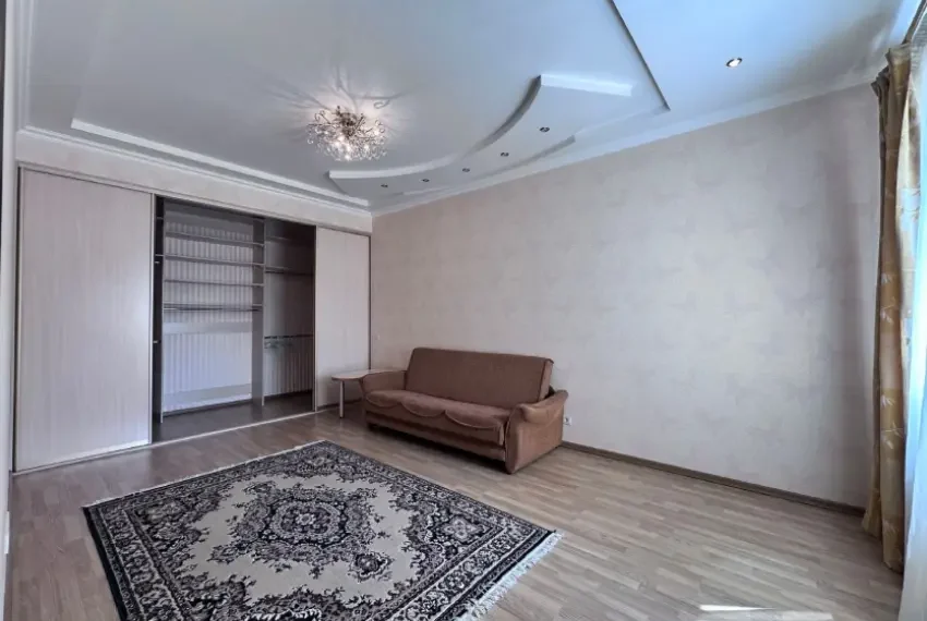 Оренда будинку Осокорки 250кв ОБ-6587 Холл Двір