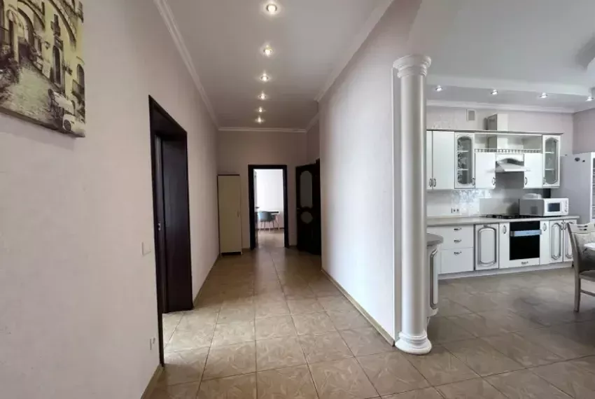 Оренда будинку Осокорки 250кв ОБ-6587 Коридор