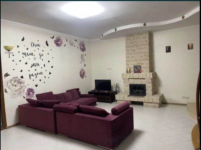 Гатге вулиця Квітг=нева ОБ-0715