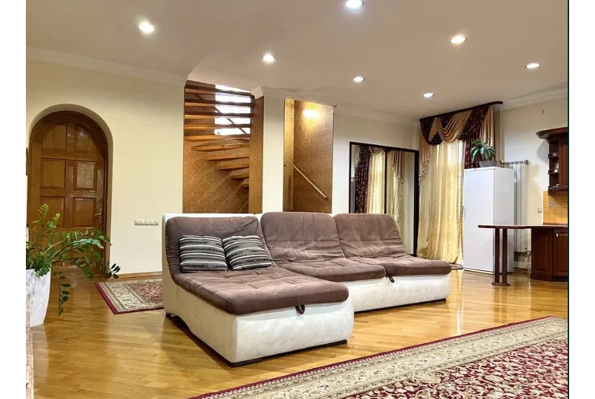 Оренда будинку Софіївська Борщагівка ОБ-5500 Вітальня