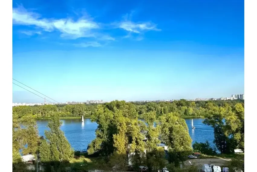 Продаж 2 квартири Прирічна 19 П2-0118 Вид з вікна