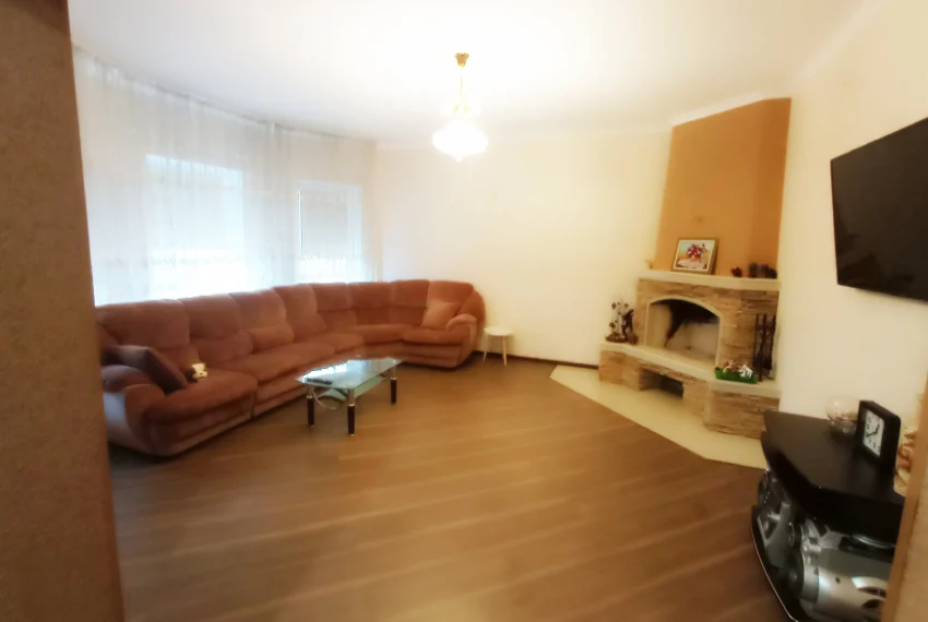 Зняти будинок біля Києва Доброго Дуба Вітальня