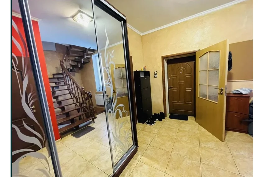 Оренда Дуплекса Виноградна 1 ОД-9132 220 кв.м Вхід