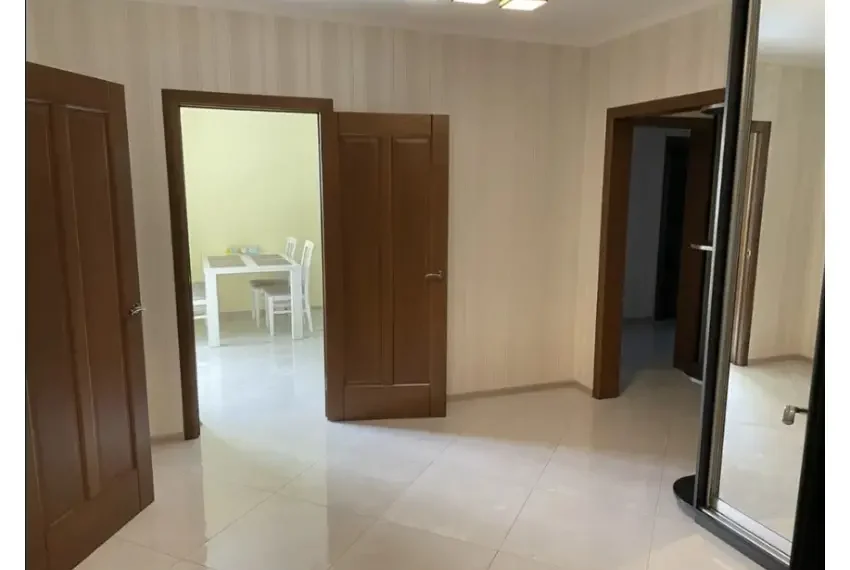 Подаж 2 к кв Заревського 97А П2-6777 Холл