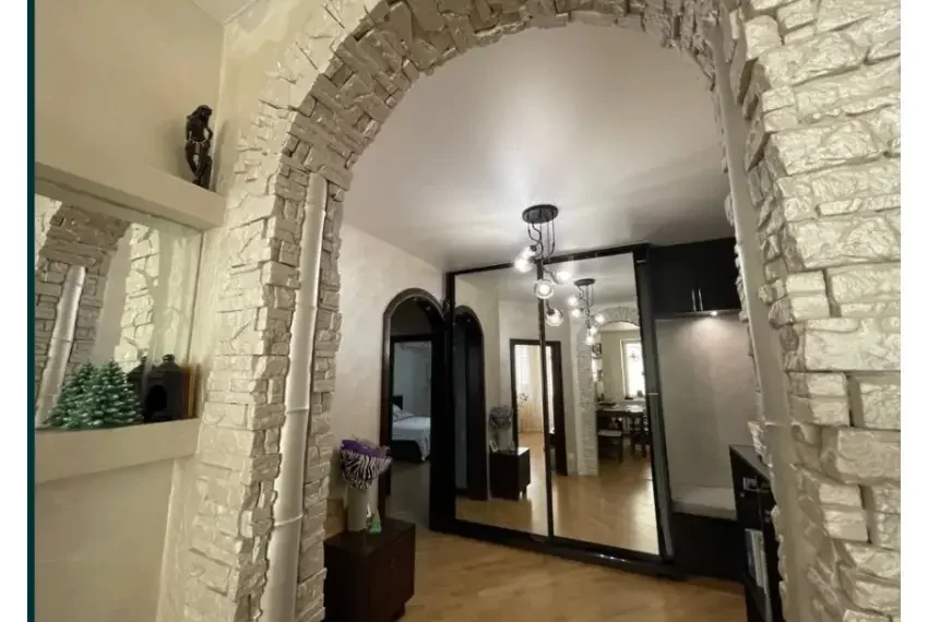 Продаж 2 кв Бажана 14 П2-5114 Холл фото 4