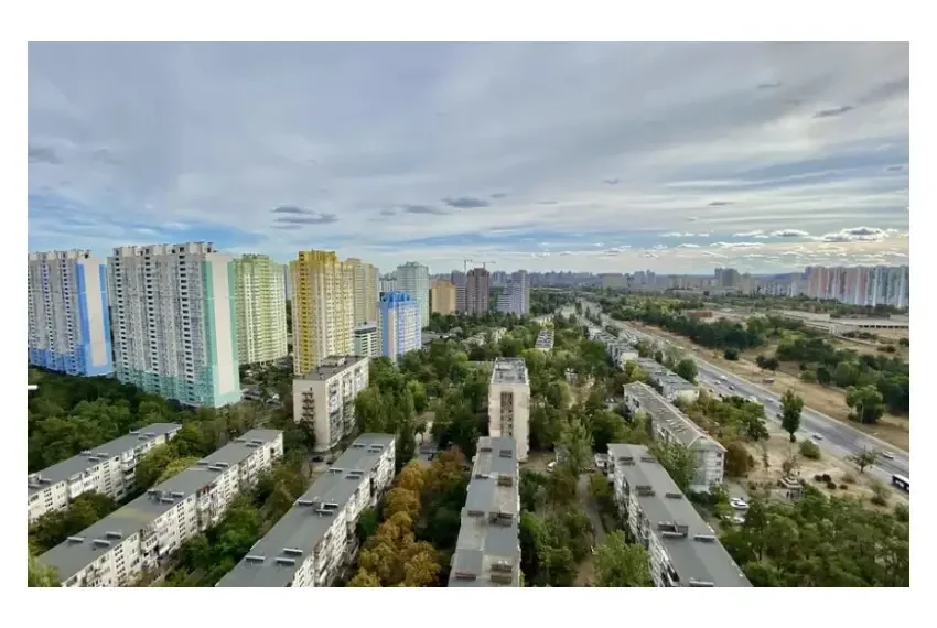 Продаж 2 кв Навої 69 П2-4447 Вид з вікна