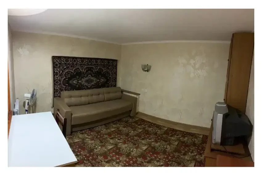 Оренда будинку Бортничі ОЧБ-9358 Вітальня диван
