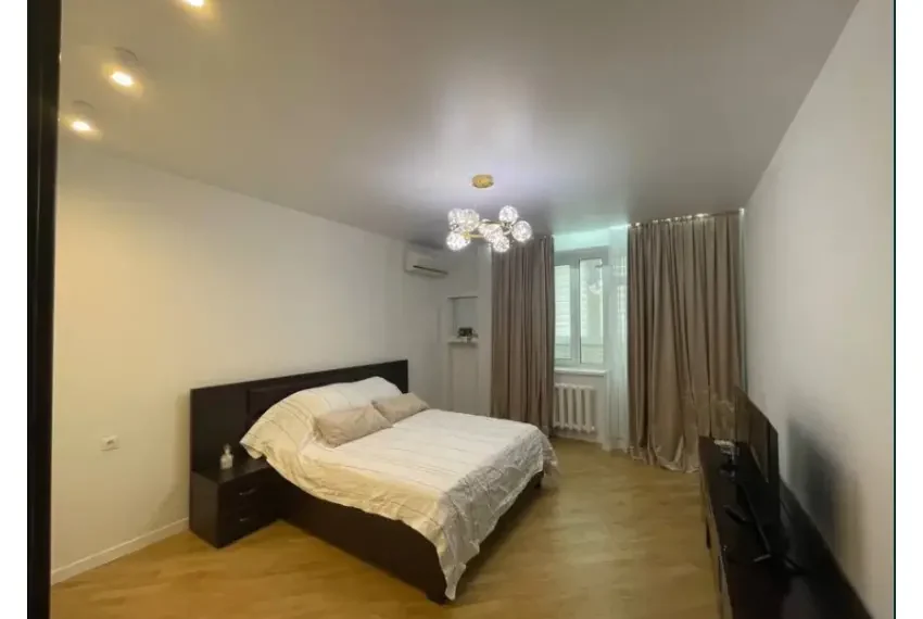 Продаж 2 кв Бажана 14 П2-5114 Холл фото 4 (1)