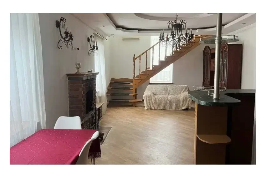 Оренда будинку Красилівська ОБ-3830 Східці