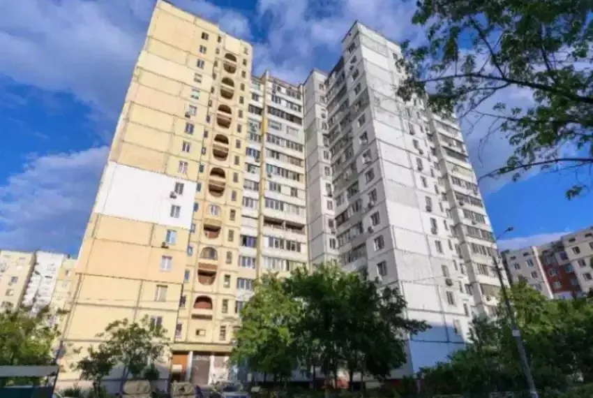 Купити 2 к кв вул Йорданська 11Г