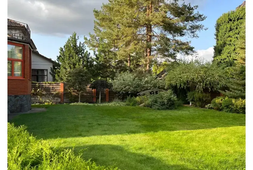 Оренда будинку Музичанська ОБ-8188 двір