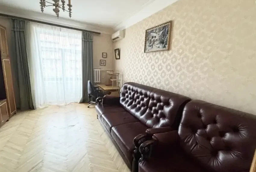 Продаж 2 к квартири Г Оборони 3 П2-6098 Головна