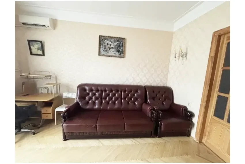 Продаж 2 к квартири Г Оборони 3 П2-6098 Мебель в вітальні ф 3