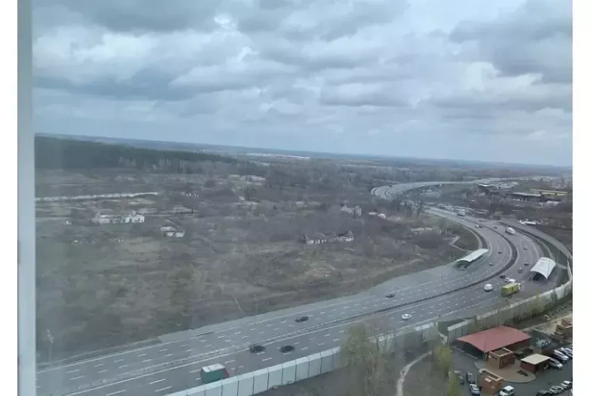 Продаж 2 кв Кондратюка 5 П2-7261 Вид з вікна