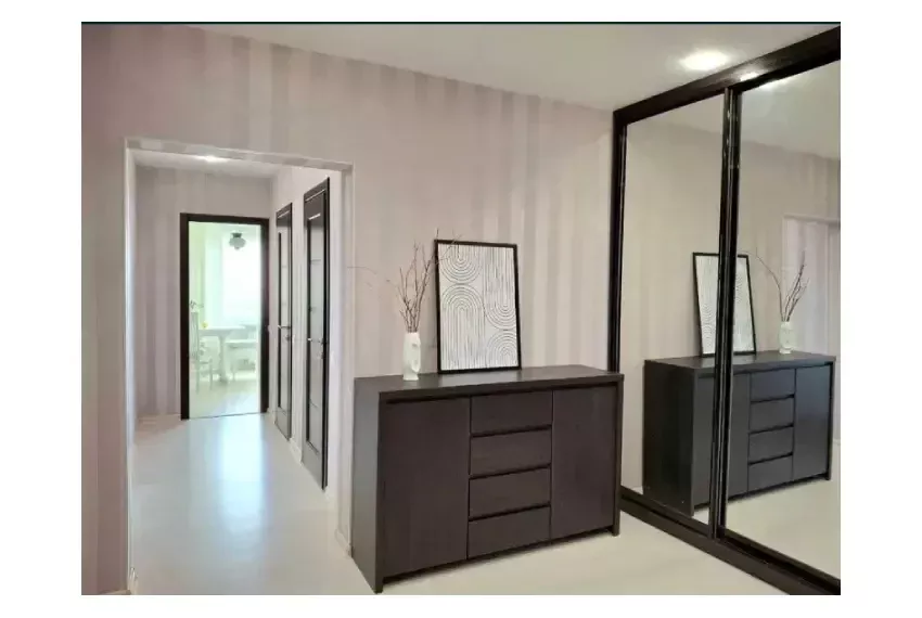 Продаж 3 кв Хорольська 1 А П3-4100 Коридор