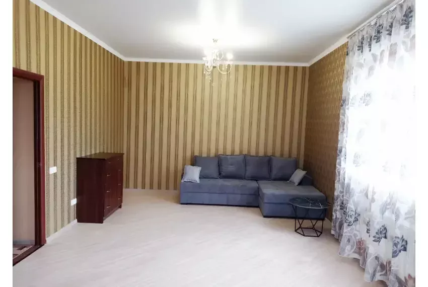 Оренда будинку Щасливе Вітальня