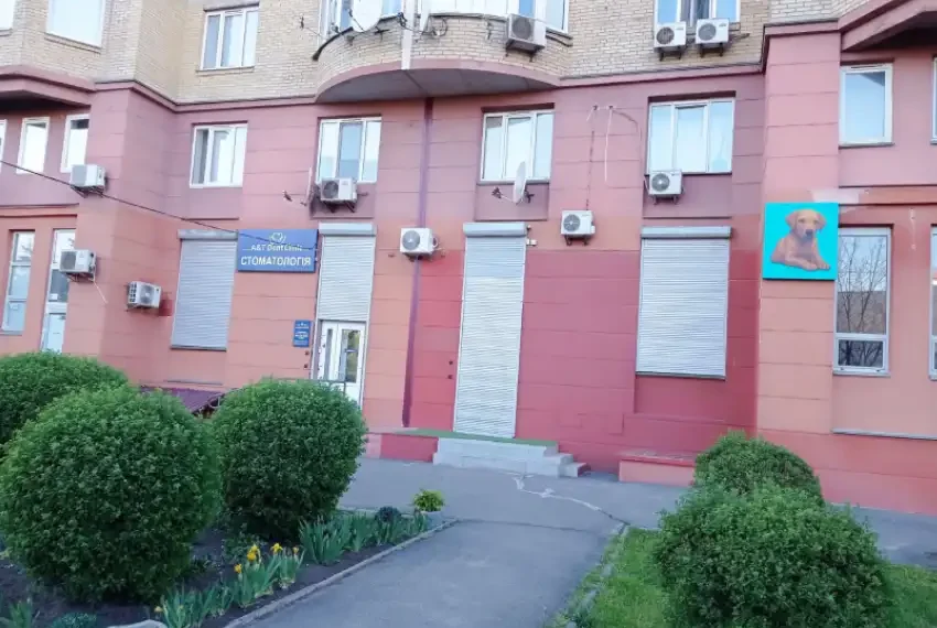 Оренда приміщення Слобідська 4В ОК-8093 Фасад