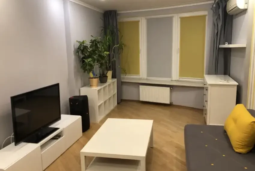 Продаж 2 к кв Дн Набередна п2-1622 Вітальня