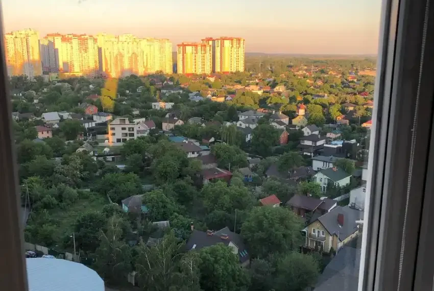 Продаж 2 к кв Дн Набередна п2-1622 Вид із вікна