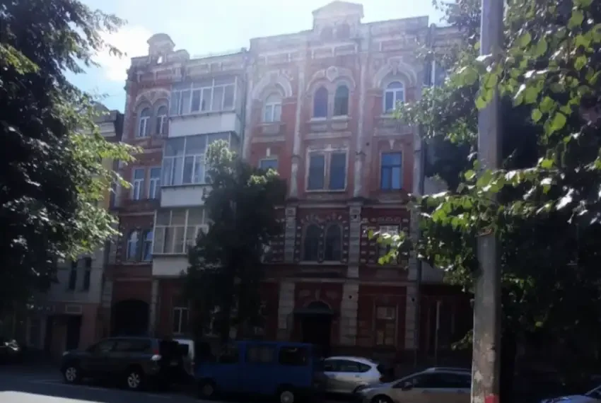 Продаж 4 к кв Волоська 37а