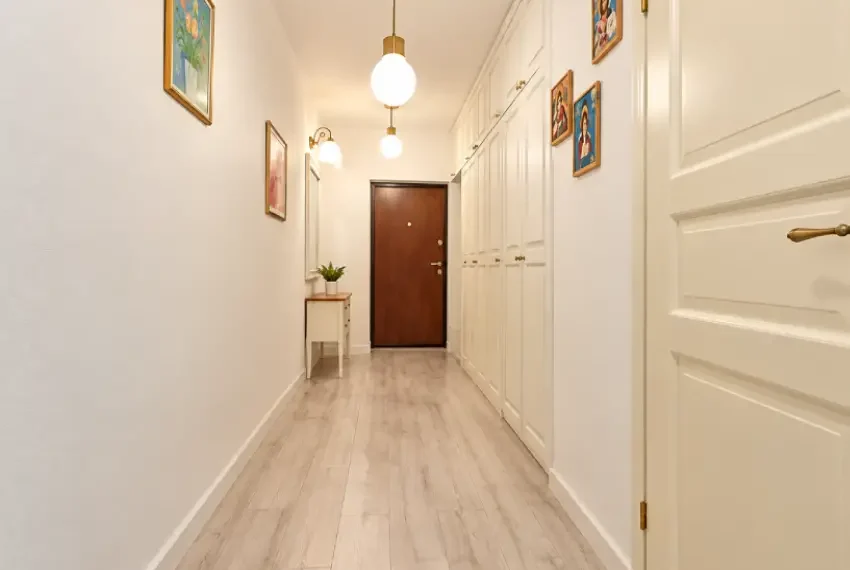 Продаж 2 к кв Метрологычна 9Д П2-5959 Коридор