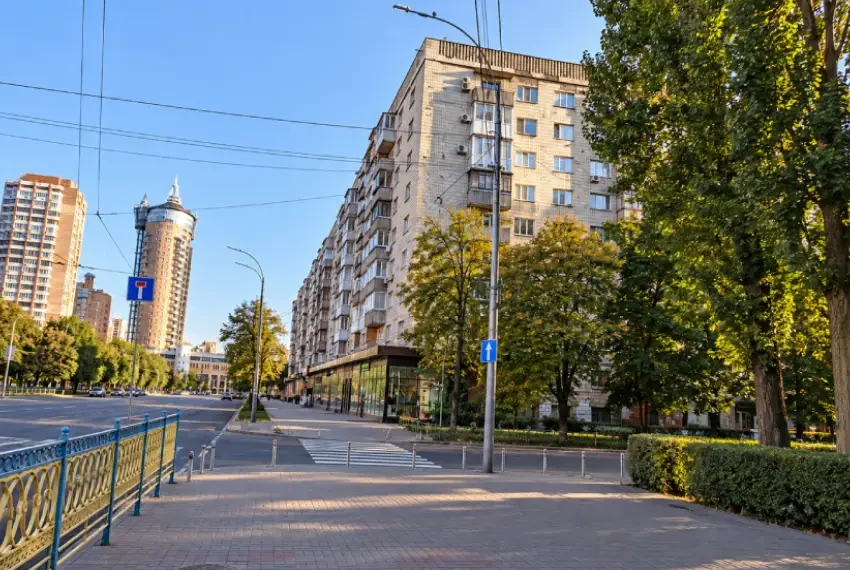 Продаж 3 к кв Українки 28 П3-7535