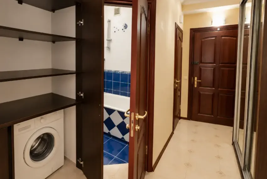Продаж 3 к кв Українки 28 П3-7535 Коридор