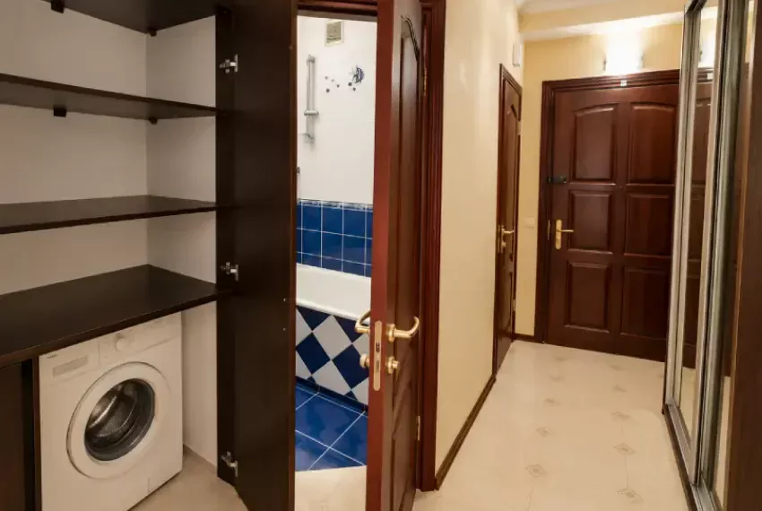 Продаж 3 к кв Українки 28 П3-7535 Коридор